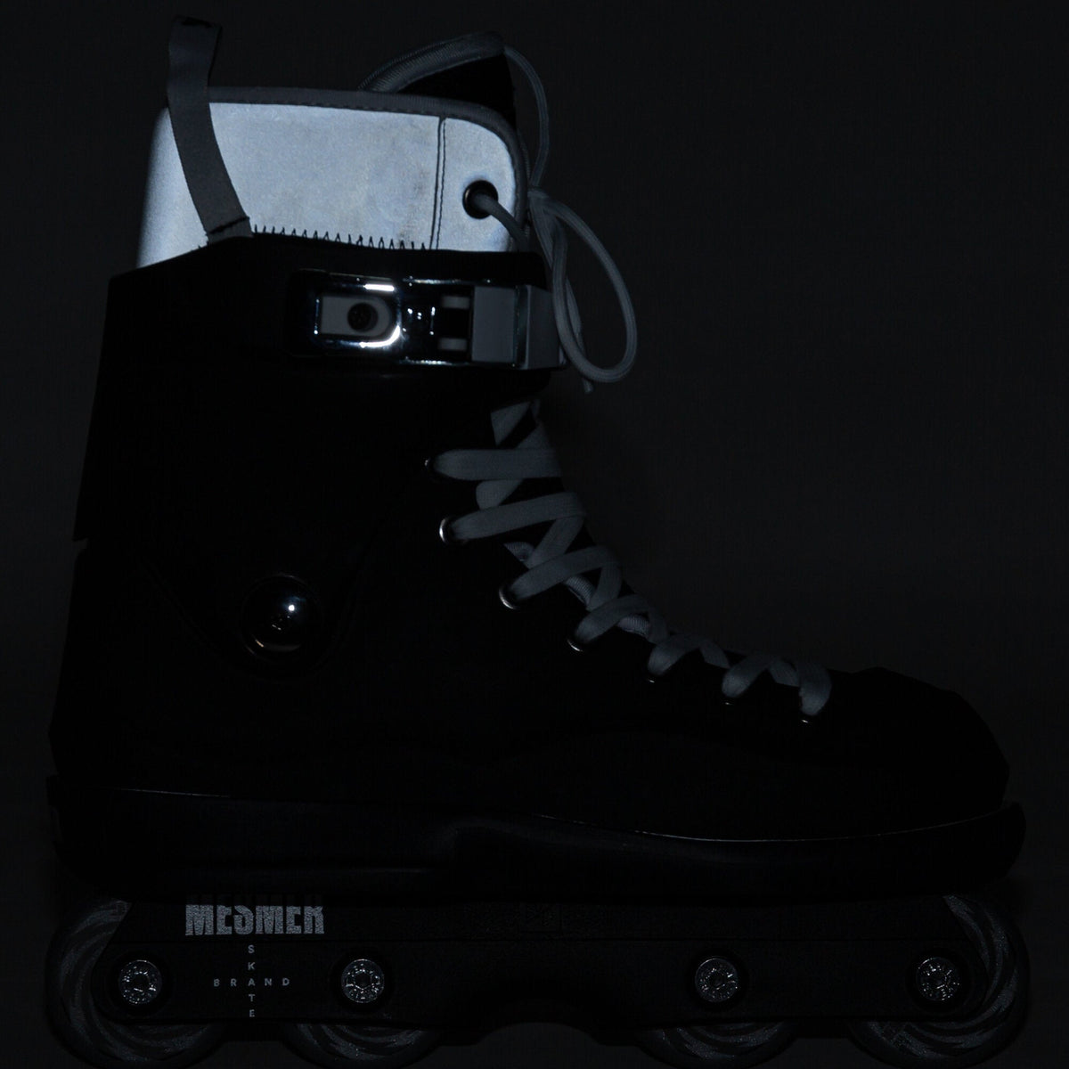 Mesmer Skates Throne TS3