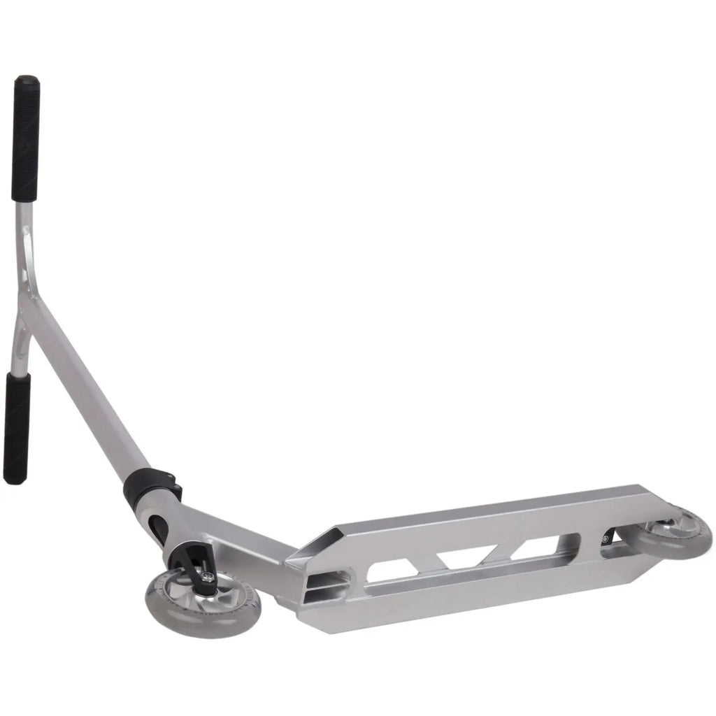 Striker Complete Scooter Lux Silver